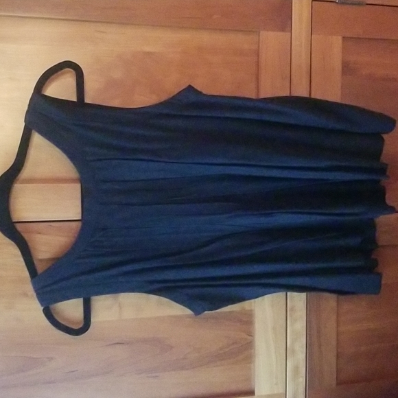 Soma black cotton/silk trapeze-stylel shell with inverse pleating, like new, - Picture 2 of 6